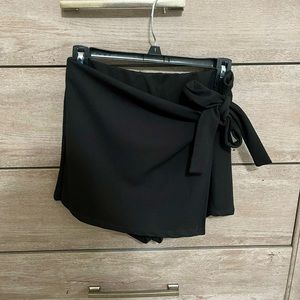 Boutique Black Shorts/Skort